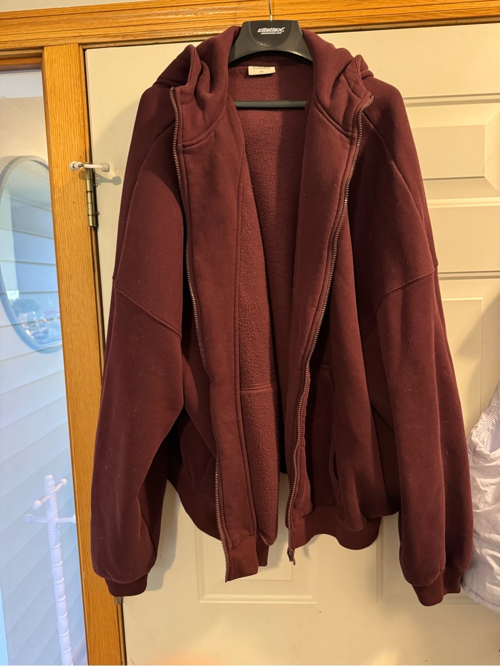 Comfrt Maroon Oversized Zip-Up Hooded Sweatshirt